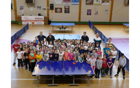Les classes de CE2 s'affrontent aux tournoi des écoles!